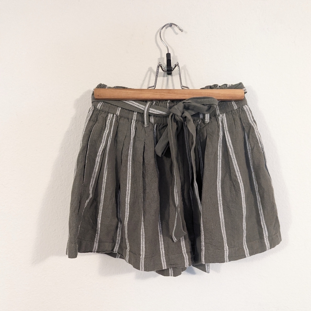 NWT American Eagle Paperbag Shorts